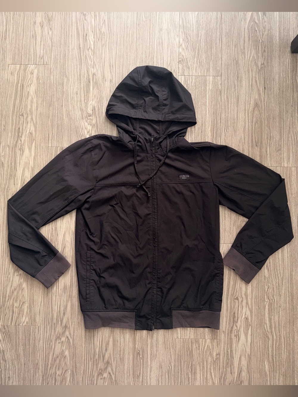 Travis Mathew Jacket Mens Medium Black Hooded Full Zip Stretch Windbreaker